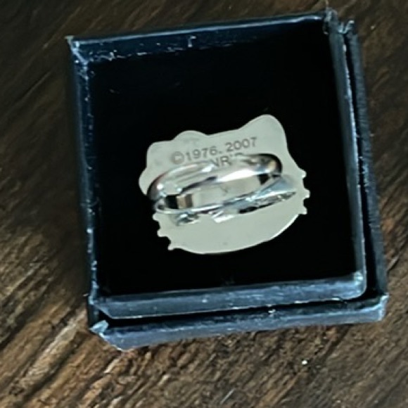 NIB Hello Kitty Sanrio Silver-Tone Rhinestone Adjustable Ring - Picture 4 of 4